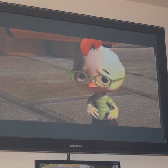 Disney's Chicken Little PlayStation 2 PS2 Video Game DISC ONLY Tested Works - Picture 4 of 4